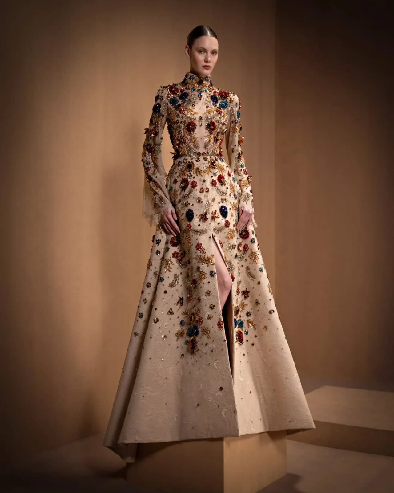 Customized Beige Gold Long Sleeves Lace with Crystals Exquisite Beads Custom Made Floor Length Formal Evening Dress 2025