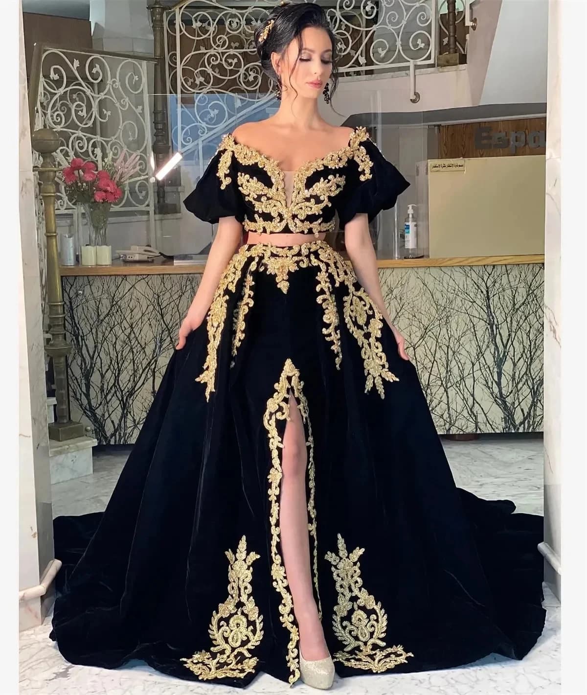 Velvet V-Neck Prom Dresses Split Muslim Party Formal Gowns Gold Lace Appliques Sequin Short Sleeves Evening Dress Custom Made