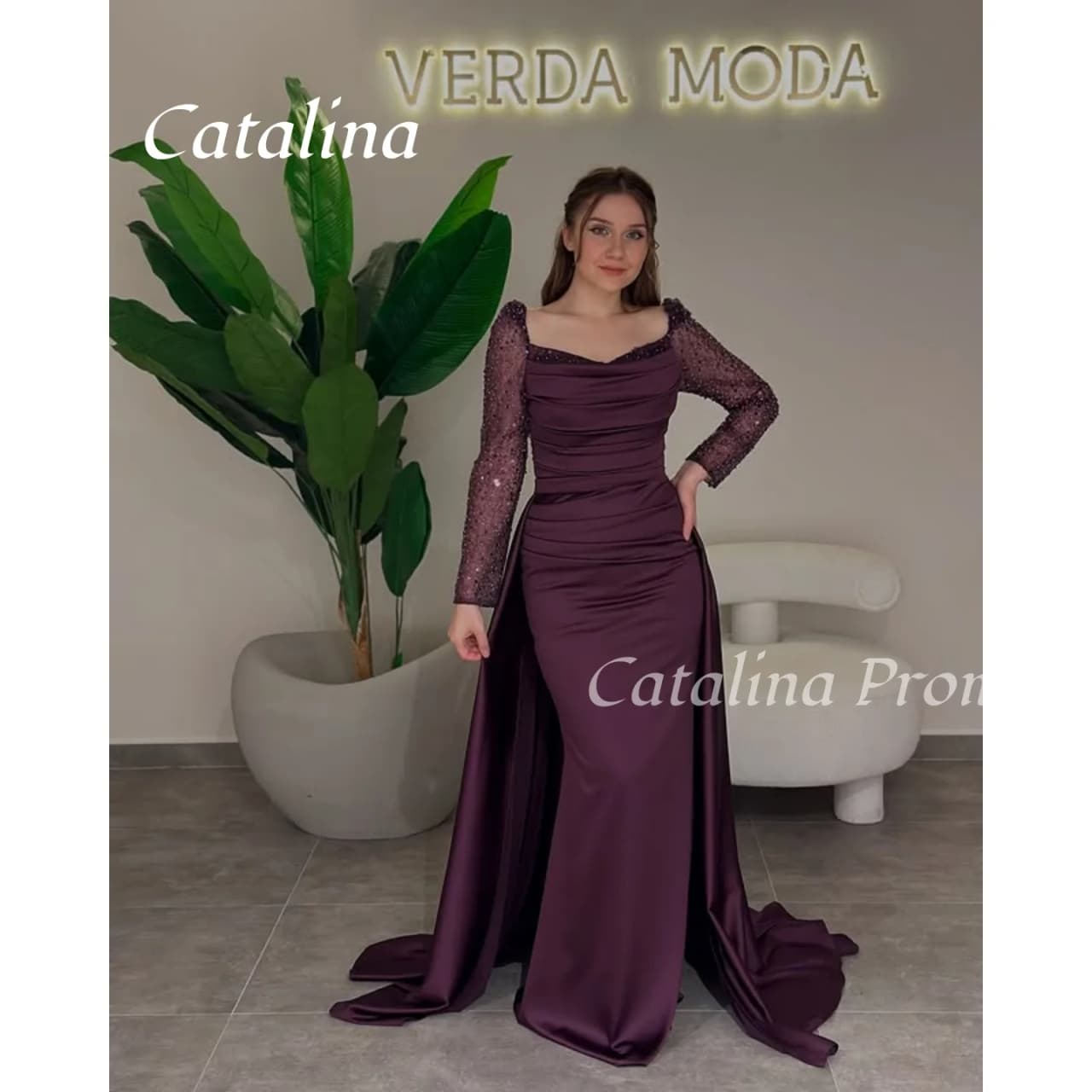 Purple Beaded Evening Dress Sweep Train Prom Dress Satin Long Sleeve Elegant Customized Square Collar Formal Wedding Dress