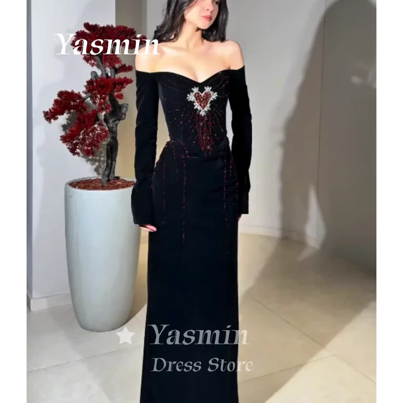 Luxury Black Velvet Evening Gown Saudi Women Off Shoulder Prom Dress Heart Rhinestone Beaded Ruched Wedding Dress Customized