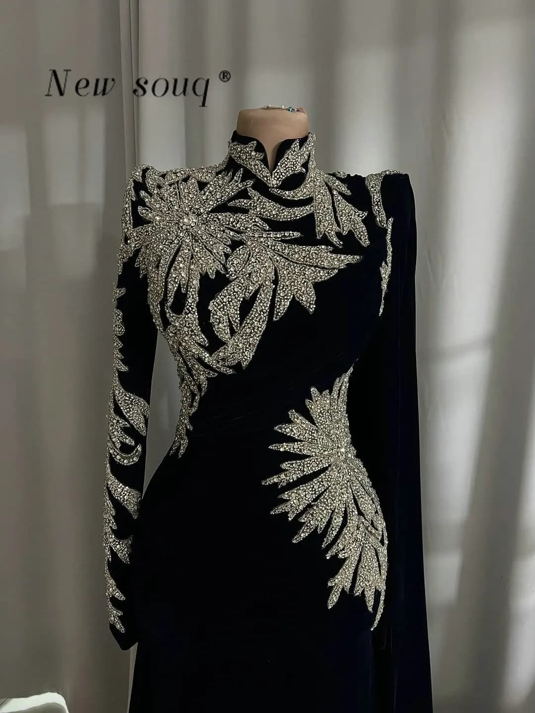 Middle East Black Long Sleeves Velvet Evening Dresses with Silver Beaded Customized Muslim Women's Formal Wedding Party Gowns