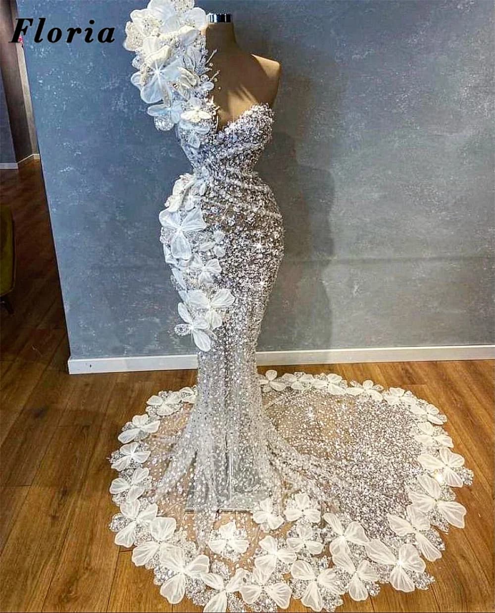 2026 Luxurios Glitter Beaded 3D Floral Evening Dresses Shiny Crystals Dubai Mermaid Wedding Party Gowns Robes De Soiree Prom