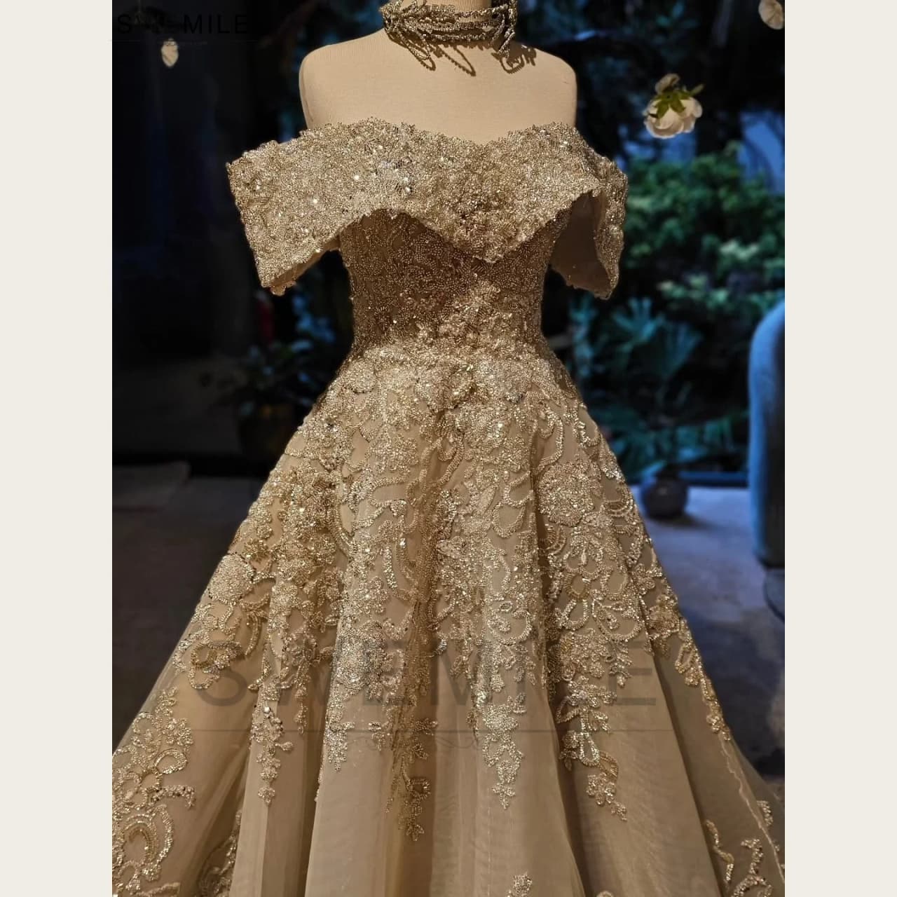 SWEMILE Haute Couture Luxury Evening Dresses Crystal Beaded Off Shoulder Sleeveless A-Line Prom Dress Floor-Length Formal Gowns