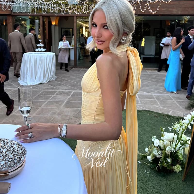 Moonlit Veil Customized Yellow Halter Prom Dress Pleated Evening Gown Sexy Backless Formal Party Dress Long Birthday Dress