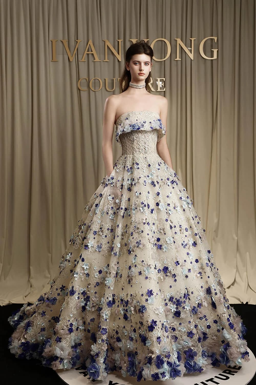 Customized Strapless Blue Ombre Handmade Flowers Luxury Lace with Beading Custom Made Floor Length Formal Evening Dress 2025