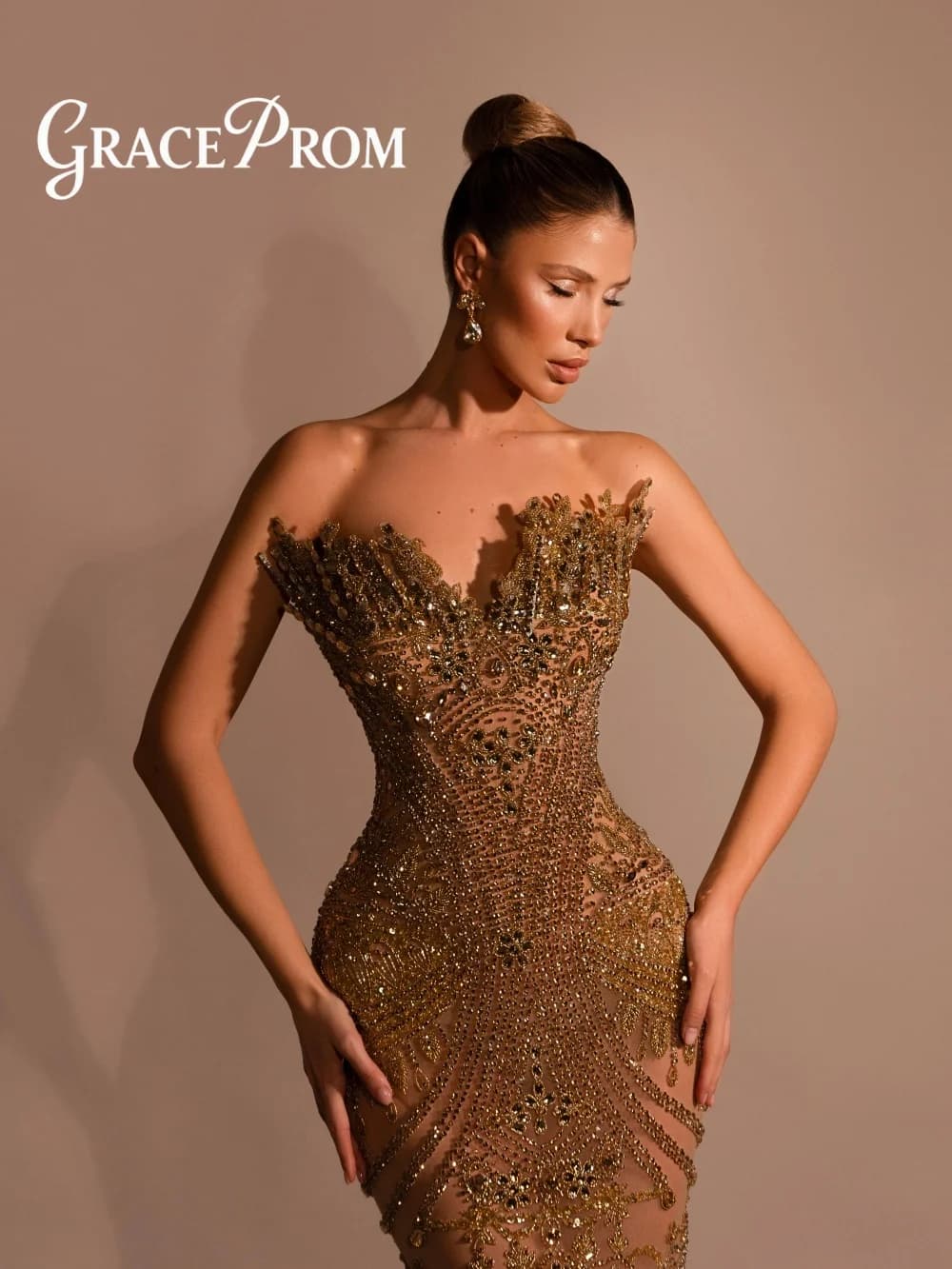Exquisite Beaded Evening Dress 2026 Romantic Strapless Carpet Gown Fashion Crystal A Line Floor Length Party Gown  فساتين