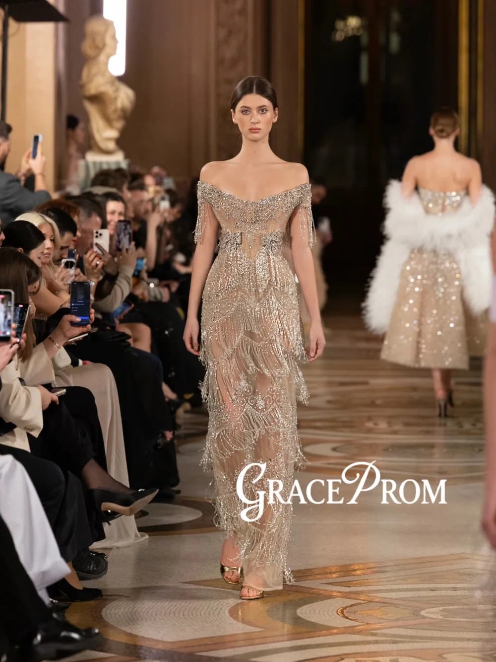 Attractive Shinny Crystal Tassel Evening Dress Opulent Illusion Long Wedding Party Gown Customized Off Shoulder Red Carpet Gowns