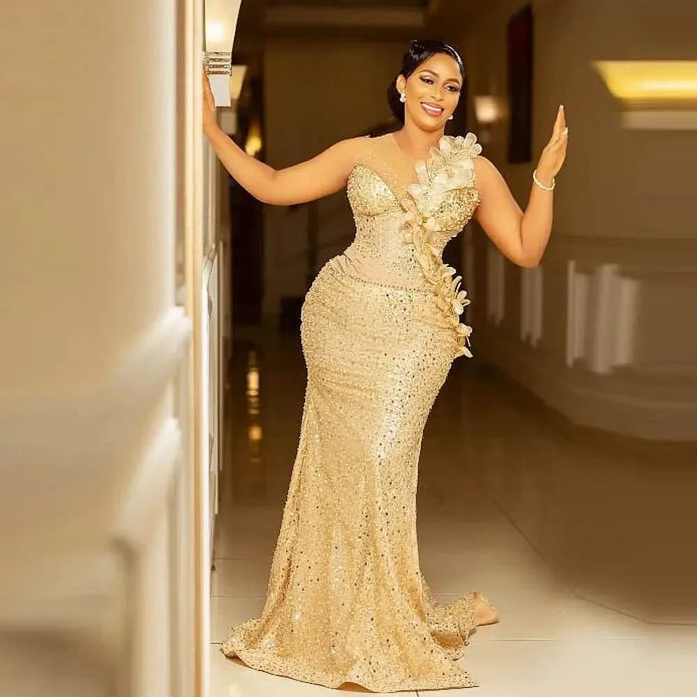 2025 Customized Gold Shining Evening Dress Strap Back Plus Size Dress Flower Decal Sparkling Mermaid Ball Dress
