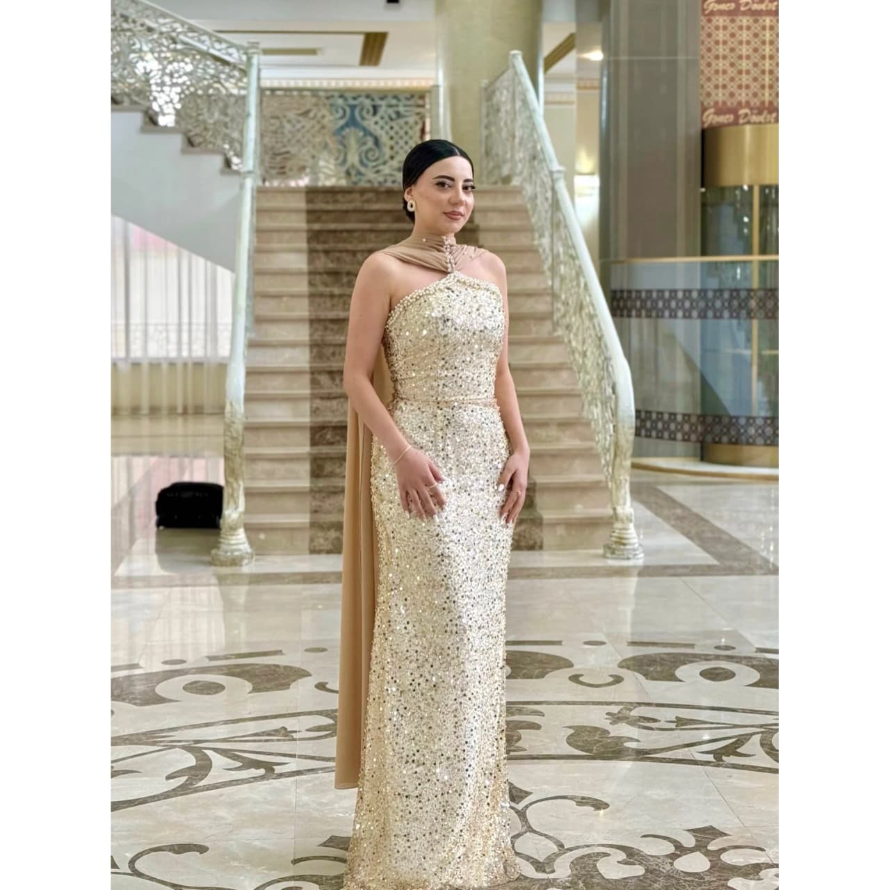 Lucy Sequin Halter champagne Straight Evening Dress 2026 Prom Dress Elegant Beautiful Sequined Customized Robes de Soirée