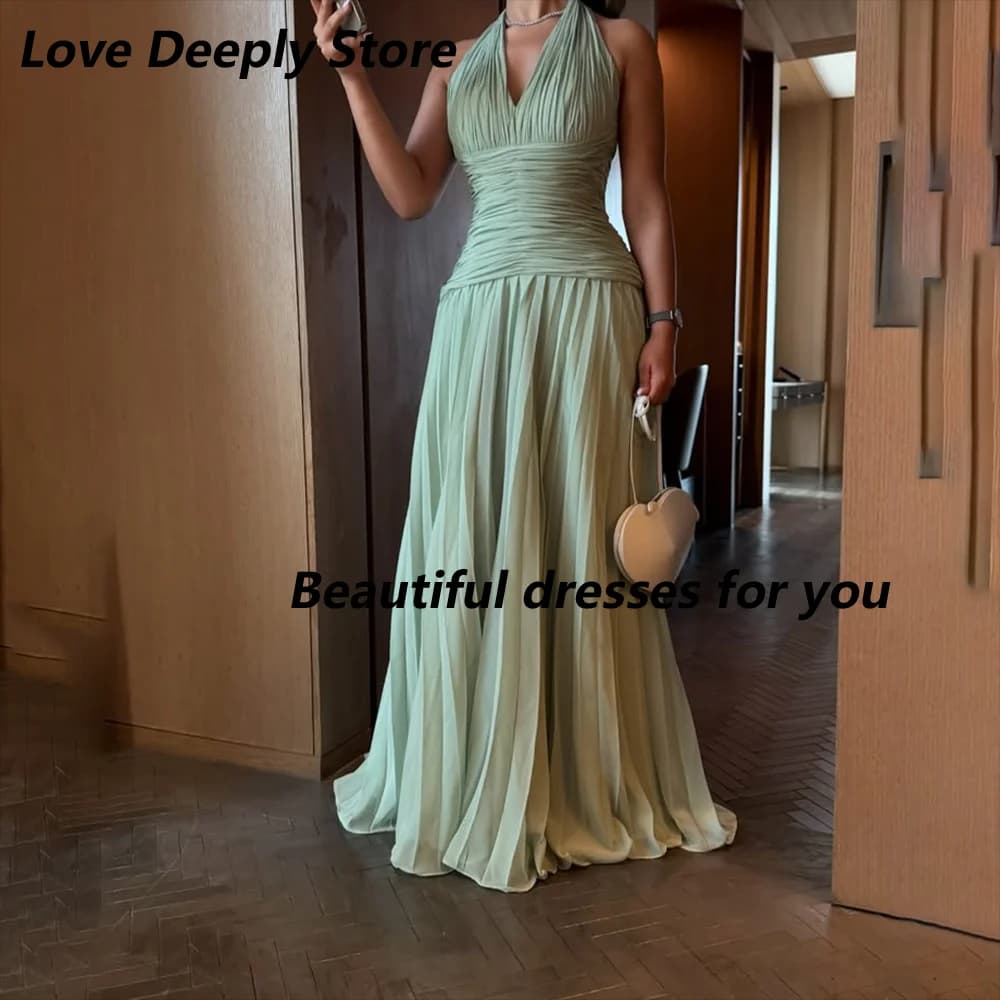 Customized Sexy Halter V-Neck Prom Dress Sleeveless Pleat Chiffon A Line Floor Length Evening Gown Elegant Long Party Dress